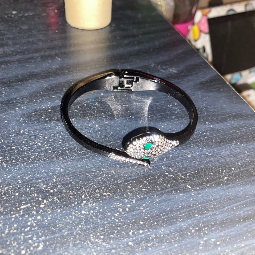 Jessica Simpson Crystal Mother Of Pearl Bracelet Crystal Encrusted Snake Bangle